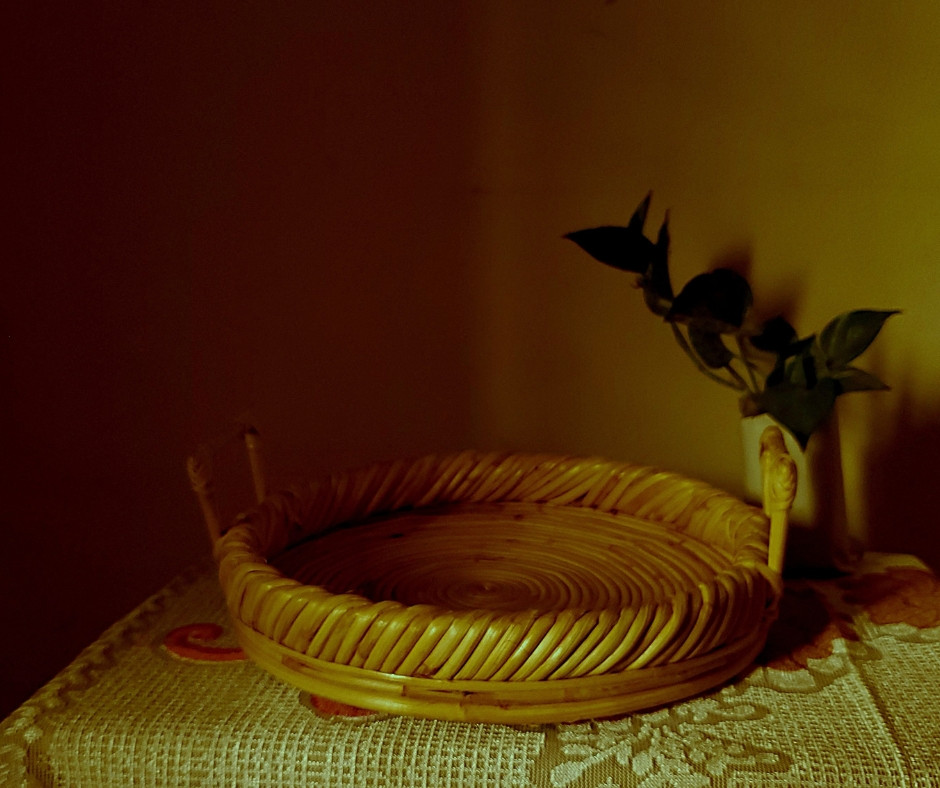 বেতের রাউন্ড ট্রে