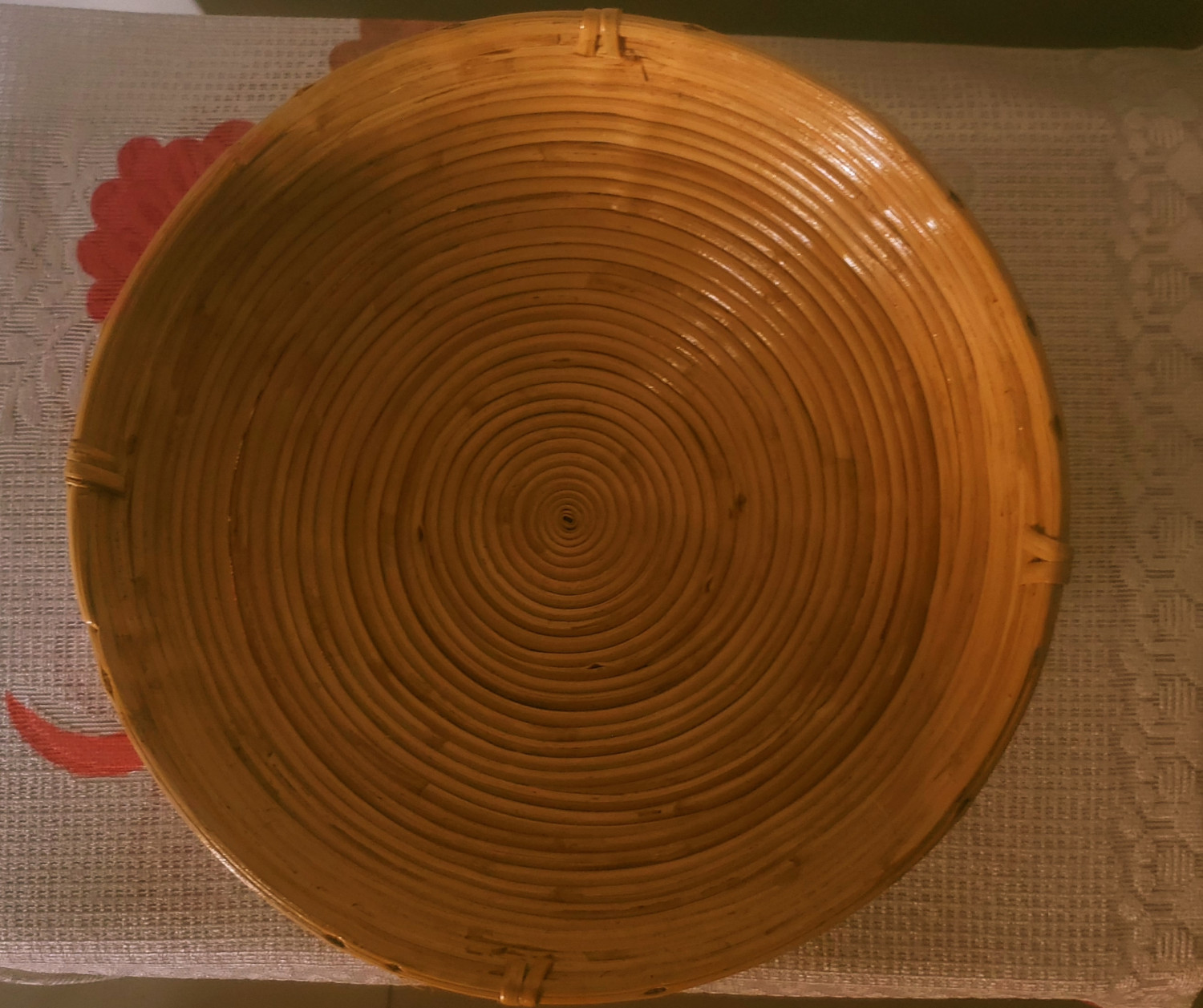 বেতের গোল বোল